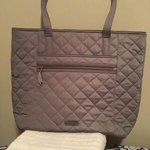 🔥Best offers, Vera Bradley, 19X15, lrg. Travel Tote bag, great condition,gray,